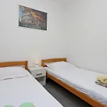 Apartament By The Sea - Donja, Rab - 5042