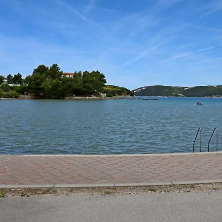 By The Sea - Donja, Rab - 5042 דירה *